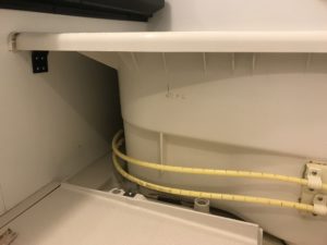 お風呂のエプロンを自分で掃除 エプロン内にカビとりハイパワー1〜2時間後